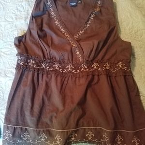 Brown tank type top